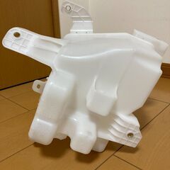 【直接取引限定】JB64ジムニー 純正ウォッシャータンクの画像