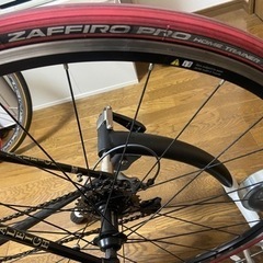 ジャイアント 固定ローラーとタイヤブロック+タイヤ+リアホイール+スプロケット+GARMINスピードメーター込みで直ぐにトレーニング開始できるセットです。の画像