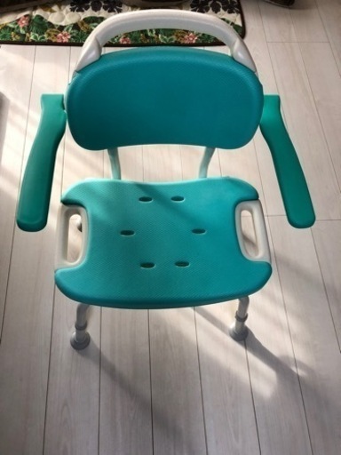 シャワーチェア　　足湯バケツも