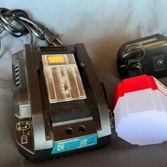 マキタ18v互換充電器とledランタン(ヤマト着払い)