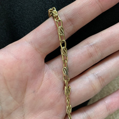 ジャスグリッティーのクラッチバックと手提げかばんの画像