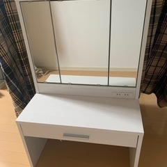 ロータイプ　ドレッサー　ホワイト