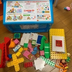 アンパンマンパン工場とすべり台のおうちブロックバケツ