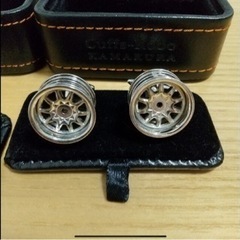 ネクタイピン、カフスボタンの画像