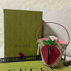 値下げ新品未使用　キッズ　【GUCCI】3Dストロベリー バケットバッグ