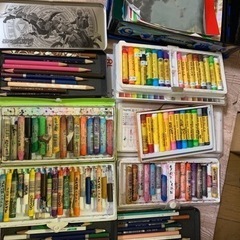 子供の遊具、クレヨン等(取引中)