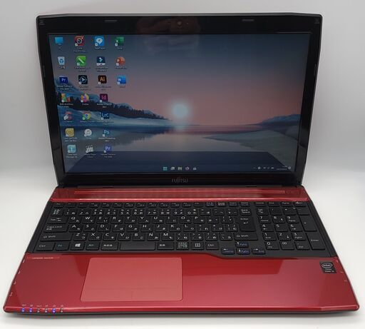 富士通ノートパソコン i3（中古）6GBのメモリ、SSD240GB, 15.6画面、Intel HD Graphics 4400、Windows11, Office2021, Photoshop2021, Illustrator2021,Corel2021,FilmoraX等.