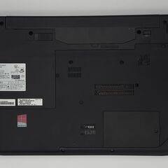 富士通ノートパソコン i3（中古）6GBのメモリ、SSD240GB, 15.6画面、Intel HD Graphics 4400、Windows11, Office2021, Photoshop2021, Illustrator2021,Corel2021,FilmoraX等.の画像