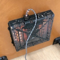 無料！※板に傷あり※カジュアルこたつ/黒✨2000年式、古いですが動作は確認済みです（約）幅75×奥行75×高さ37ｃｍの画像