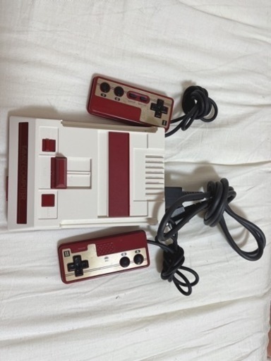 カセット内蔵！レトロなファミコン！ゲーム！