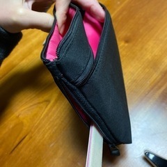 【値下げしました‼️】新品 Nail Bar オリジナルポーチ ブラック×ピンク（おまけ付き、5点セット）の画像