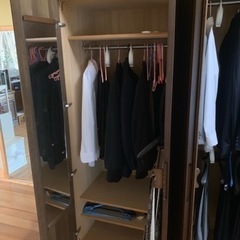 大型 高級洋服タンスの画像