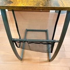 ほぼ新品！サイドテーブル 1000円の画像