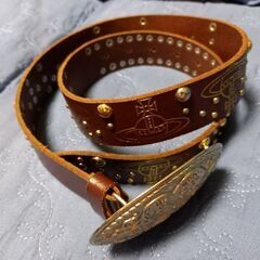 Vivienne Westwood、革ベルトの画像