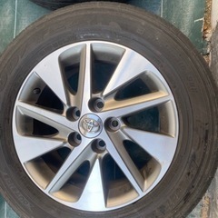 アルファード　タイヤの画像