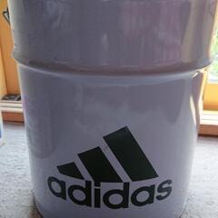 adidasのペール缶綺麗