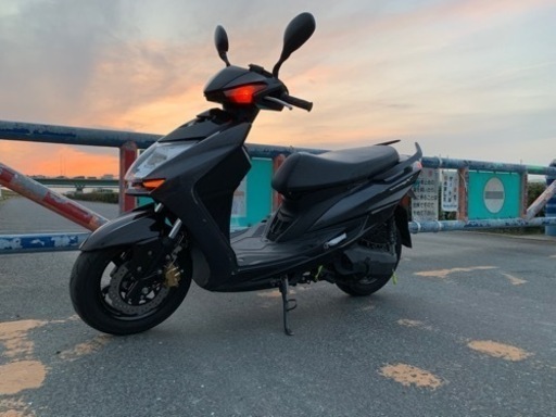 シグナスX4型　台湾　125cc 小型　スクーター