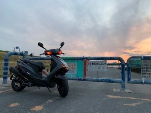シグナスX4型　台湾　125cc 小型　スクーター
