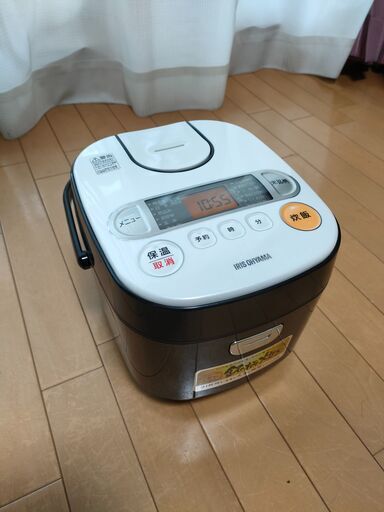 アイリスオーヤマ　炊飯器　5.5合 極厚銅釜 銘柄炊き分け機能付き　RC-MA50-B　2017年製　使用少