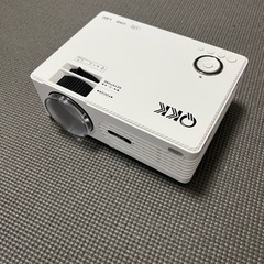 プロジェクター　2200ルーメン　ほぼ未使用
