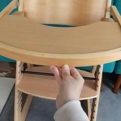 ７日まで記載 ベビーチェア ハイチェア 机付きの画像