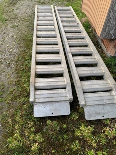 日軽アルミブリッジ　3.5t  ラダー