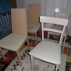 無料・10年程度使用・椅子４脚・色ホワイト★横浜市保土ヶ谷区・引取限定の画像