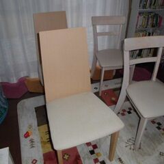 無料・10年程度使用・椅子４脚・色ホワイト★横浜市保土ヶ谷区・引取限定の画像