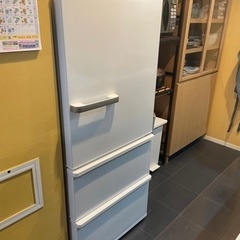 さらに値下げしました　アクア　冷蔵庫　272L AQR-27J 白
