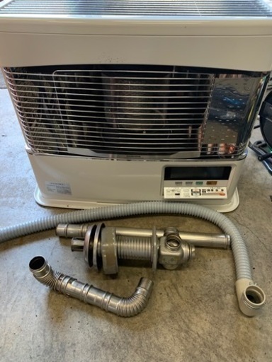 y1052 コロナ　2018年　床暖房　FF式ストーブ　FFストーブ　FF-6817PK　ストーブ