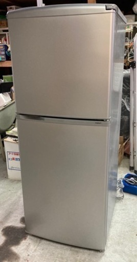 アクア 140L 2ドア冷蔵庫（アーバンシルバー）【右開き】AQUA 2017年製