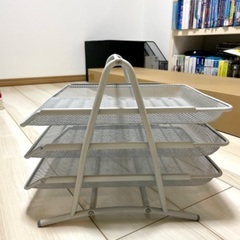 ファイルや書類を置ける棚の画像