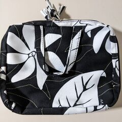 未使用品！Maunaloaマウナロア　コスメポーチ（化粧道具入れ）の画像