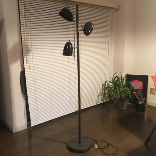 【相談中】フロアランプ　照明　間接照明