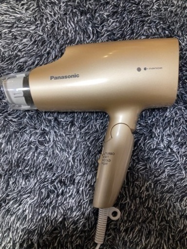 ヘアドライヤー　Panasonic パナソニック ナノイー搭載　2018年モデル