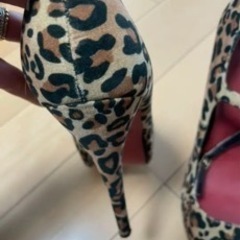 ムルーアレオパードパンプスの画像