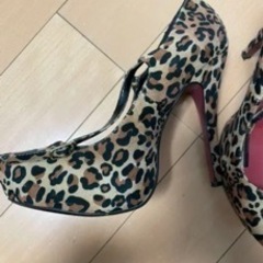ムルーアレオパードパンプスの画像