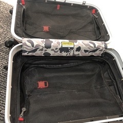 スーツケース　大と小の画像