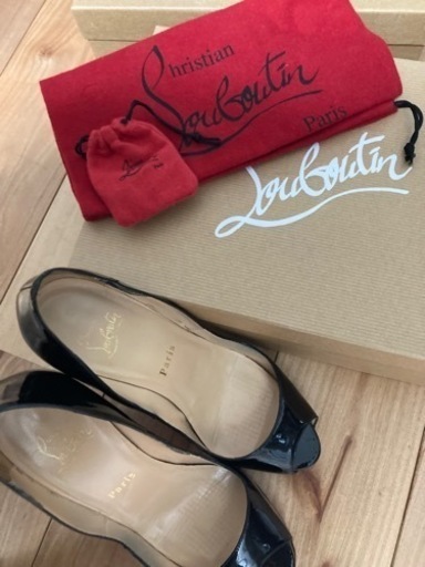 中古　クリスチャンルブタン　ヒール靴