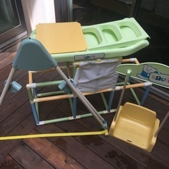 幼児用遊具　鉄棒　ブランコ　滑り台の画像