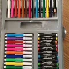 クレヨン　オイルパステル　ペン　色鉛筆　セットの画像