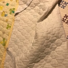 ハチ柄　敷きパッドの画像