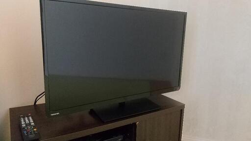 デジタルハイビジョン液晶テレビ(TOSHIBA REGZA 32型 )※テレビボード付き