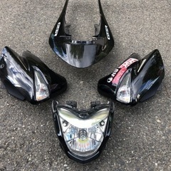 スズキ　gsr250 左フロントサイドカウルのみ