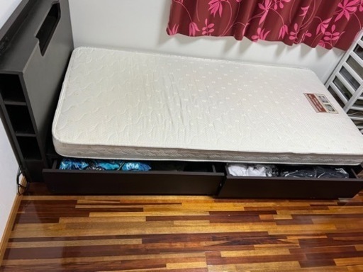 シングルベッド収納付き