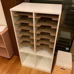 教科書、書類等の整理棚として使っていました。