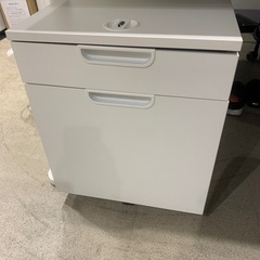 （商談中）IKEA　オフィスデスク3点まとめ　×2セットの画像