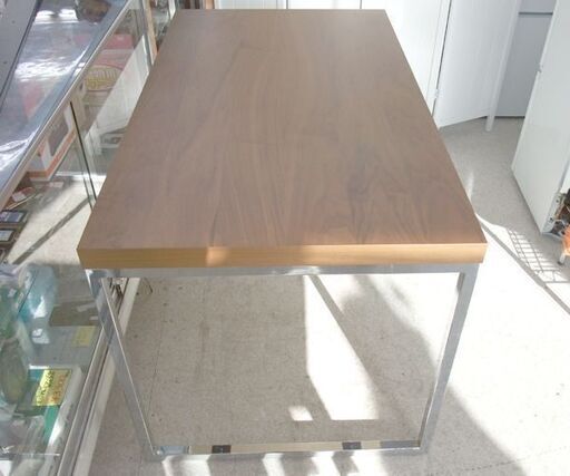 ボーコンセプト ウォールナット材 ダイニングテーブル 幅140cm 金属脚