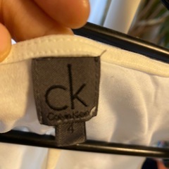 CK カルバンクライン　真っ白　キャミソール　光沢感　