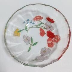 ガラスの器 花柄の画像